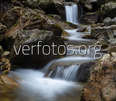 Otoño en la cascada de Aitzondo, Parque Natural de Aiako Harriak, Euskadi